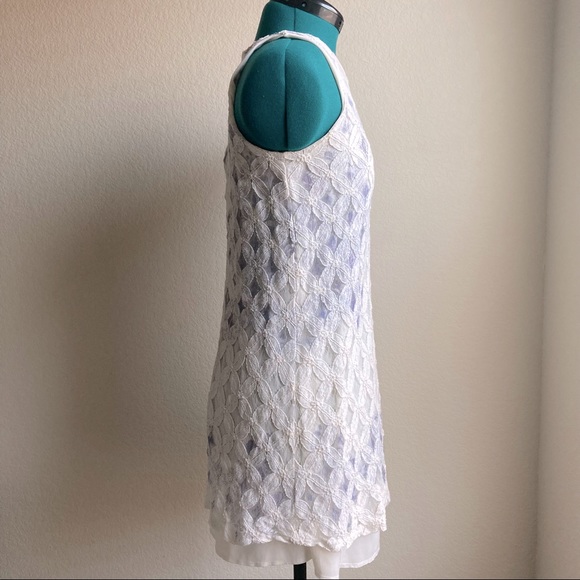 Floral Embroidered and Lace dress - Picture 3 of 6